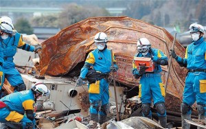 Fukushima-workers_1861569b