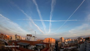Chemtrails-Airplane-Sky-City-Toxic-Chemicals